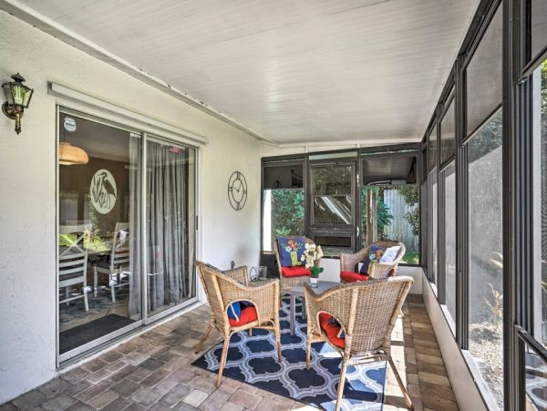 Cape Coral Vacation Home Two Bedrooms with Caged Pool