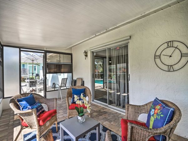 Cape Coral Vacation Home Two Bedrooms with Caged Pool