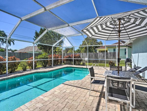 Cape Coral Vacation Home Two Bedrooms with Caged Pool