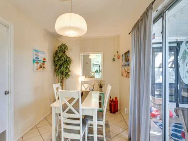 Cape Coral Vacation Home Two Bedrooms with Caged Pool