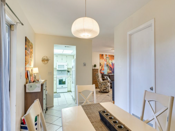 Cape Coral Vacation Home Two Bedrooms with Caged Pool