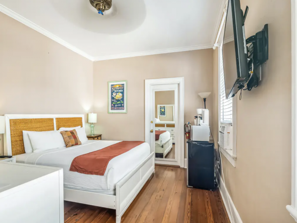 Key West Lovely Rental Studio Pool Walk to Beach