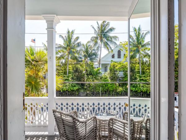 Key West Lovely Rental Studio Pool Walk to Beach