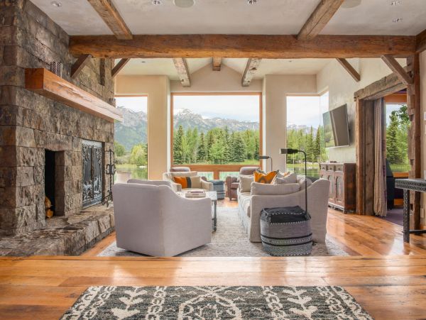 Luxury Retreat in Jackson Hole with Mountain Views 14 Guests