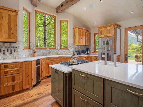 Luxury Retreat in Jackson Hole with Mountain Views 14 Guests