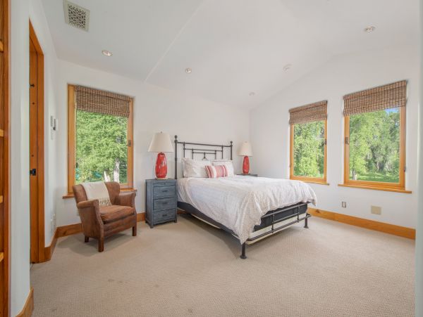 Luxury Retreat in Jackson Hole with Mountain Views 14 Guests