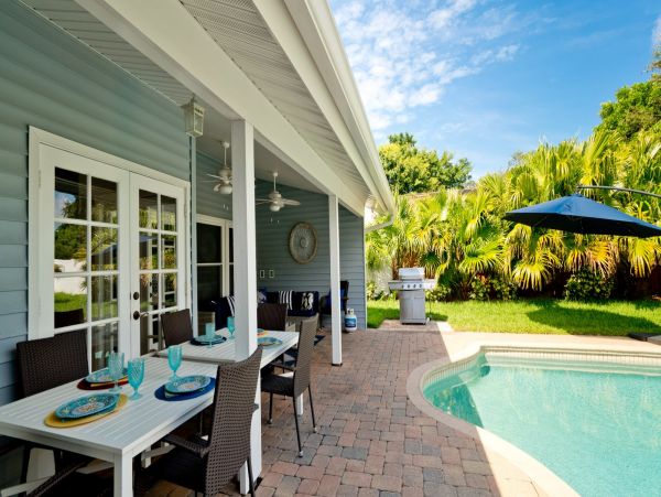 Charming Bradenton 4 Bedroom Vacation Home With Heated Pool