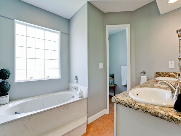 Charming Bradenton 4 Bedroom Vacation Home With Heated Pool