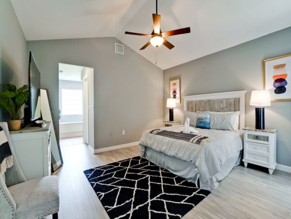Charming Bradenton 4 Bedroom Vacation Home With Heated Pool