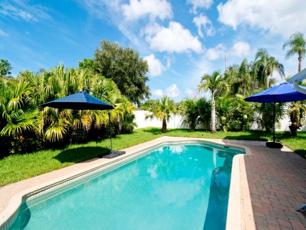 Charming Bradenton 4 Bedroom Vacation Home With Heated Pool