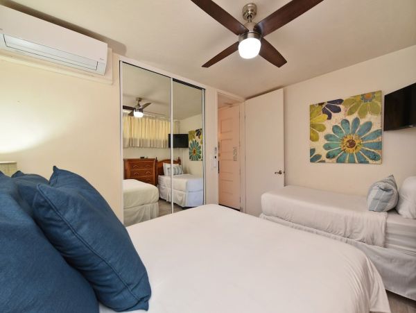 Beach Vacation Condo in Lahaina Sleeps Six Guests