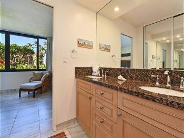 Beach Vacation Condo in Lahaina Sleeps Six Guests
