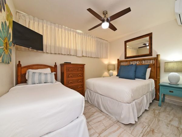 Beach Vacation Condo in Lahaina Sleeps Six Guests