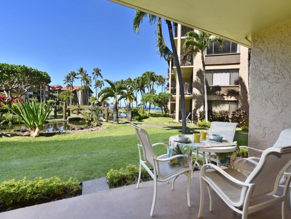Beach Vacation Condo in Lahaina Sleeps Six Guests