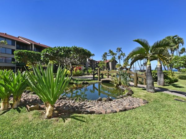 Beach Vacation Condo in Lahaina Sleeps Six Guests