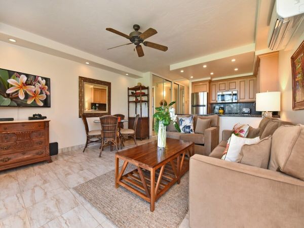 Beach Vacation Condo in Lahaina Sleeps Six Guests