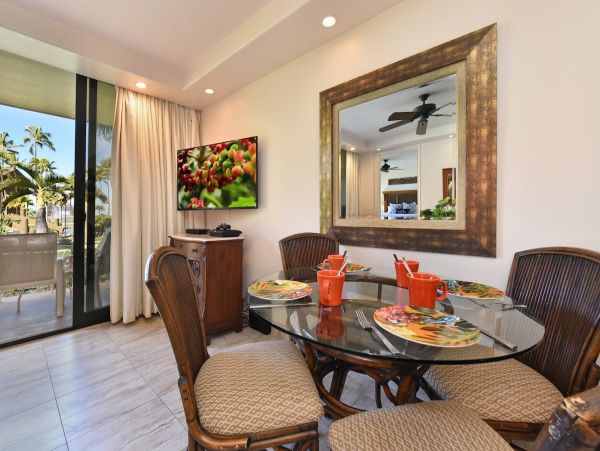 Beach Vacation Condo in Lahaina Sleeps Six Guests