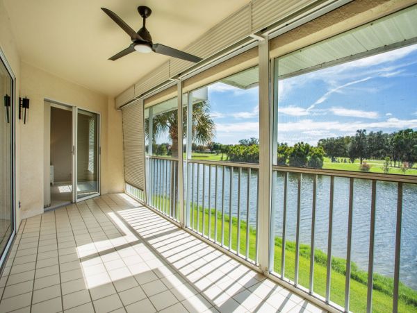 Naples Vacation Condo with Pool, Golf Course & Tennis Court