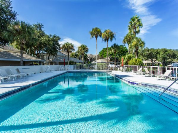 Naples Vacation Condo with Pool, Golf Course & Tennis Court