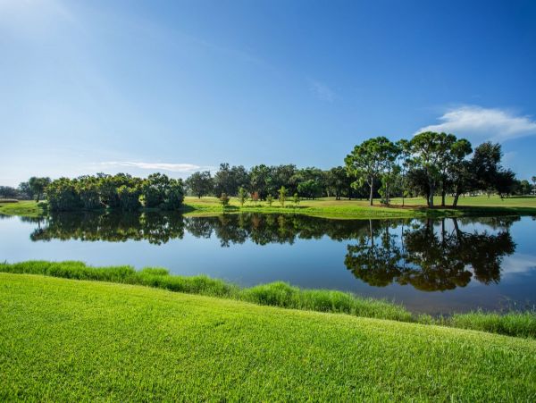 Naples Vacation Condo with Pool, Golf Course & Tennis Court