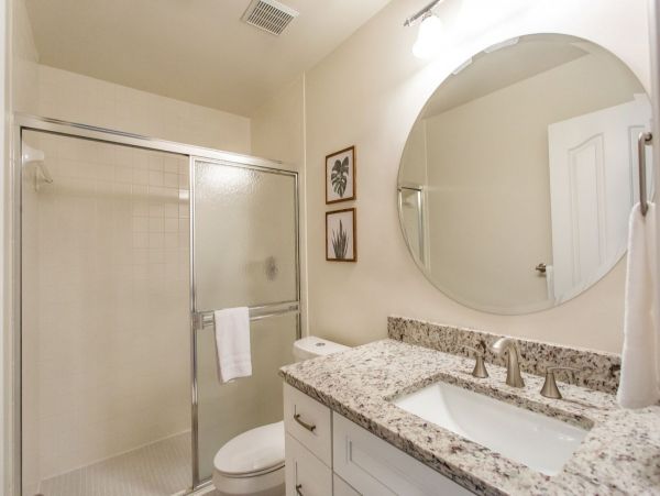 Naples Vacation Condo with Pool, Golf Course & Tennis Court
