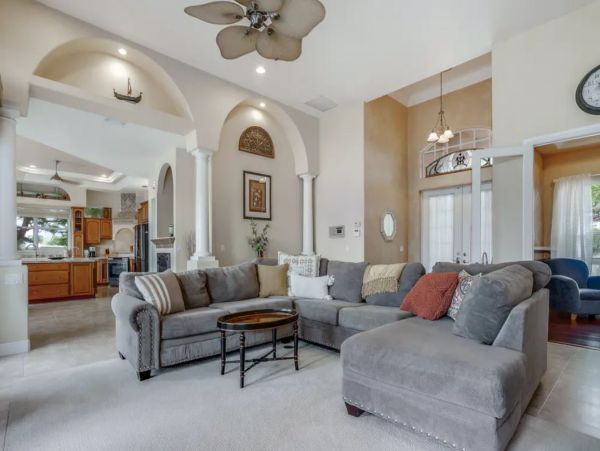 Cape Coral 3 Bedroom Vacation Home with Private Tennis Court