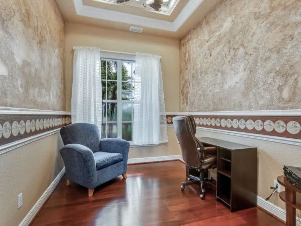 Cape Coral 3 Bedroom Vacation Home with Private Tennis Court