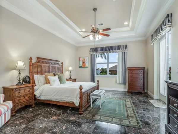 Cape Coral 3 Bedroom Vacation Home with Private Tennis Court