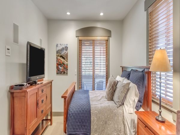Brighton Home 999387