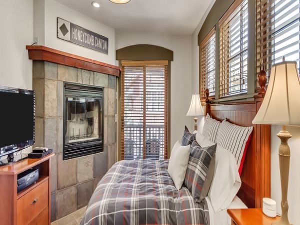 Brighton Home 999387