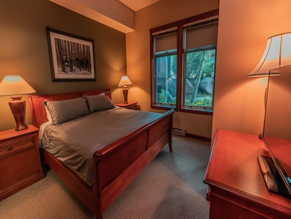 Brighton Condo 999388