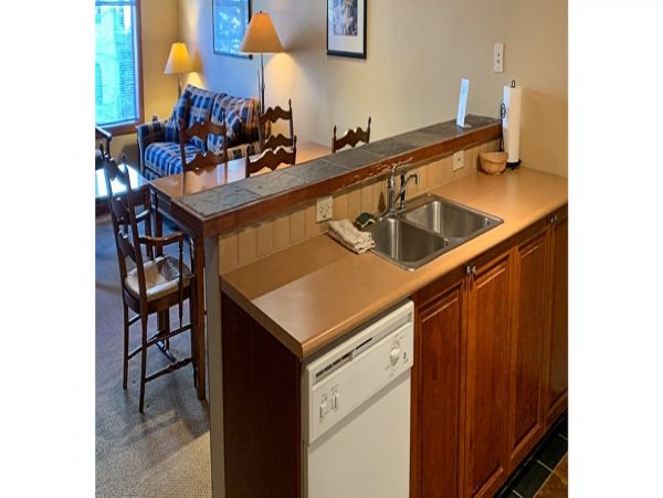 Brighton Condo 999393