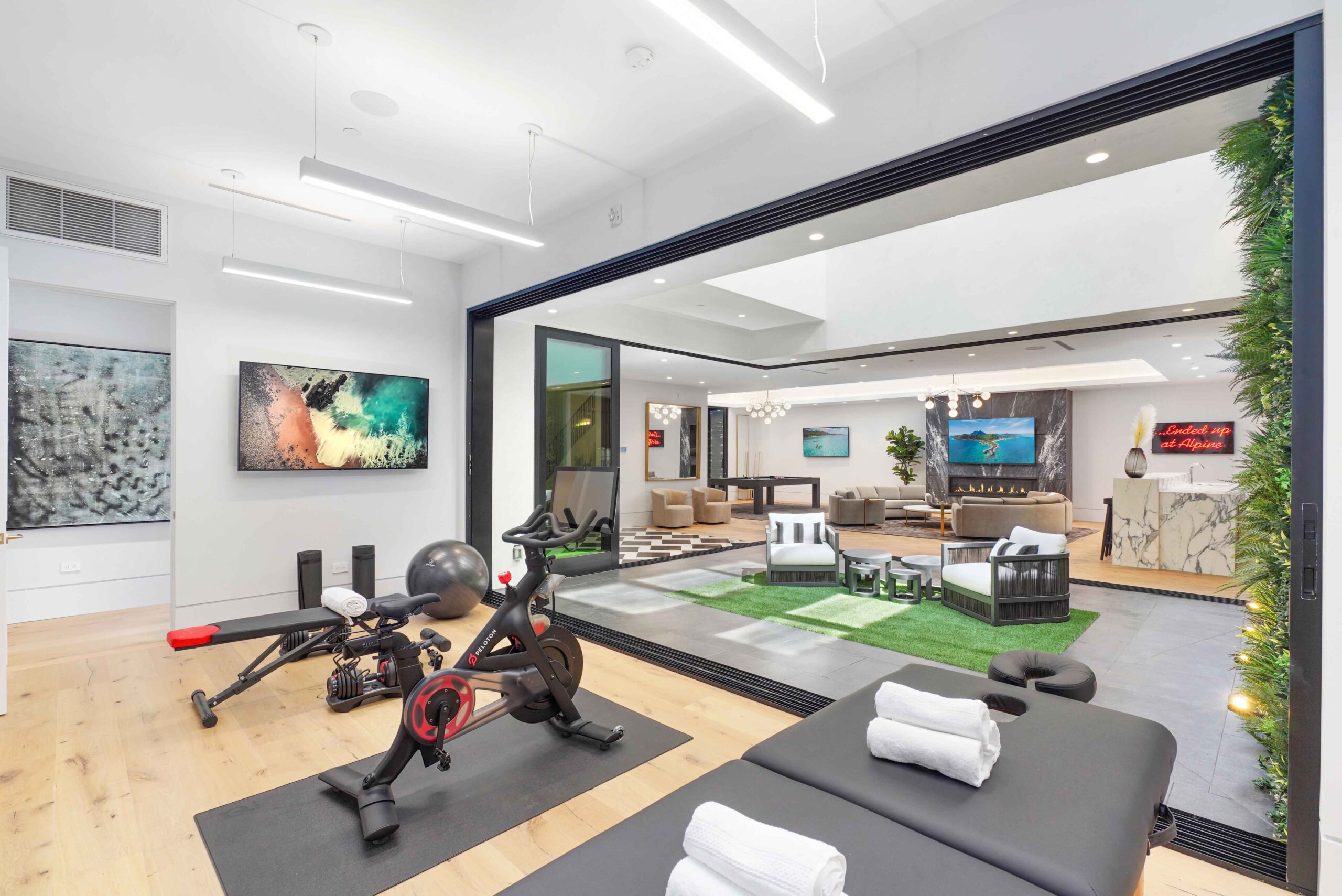 Los Angeles Home 999405