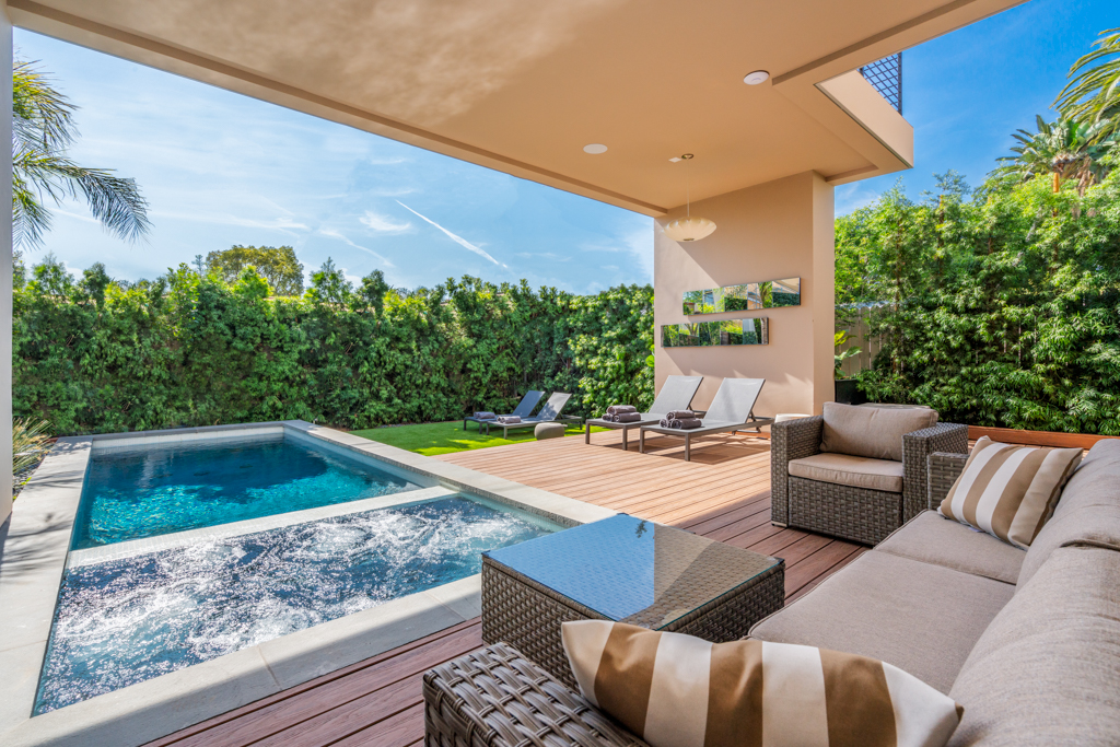 Los Angeles Home 999407