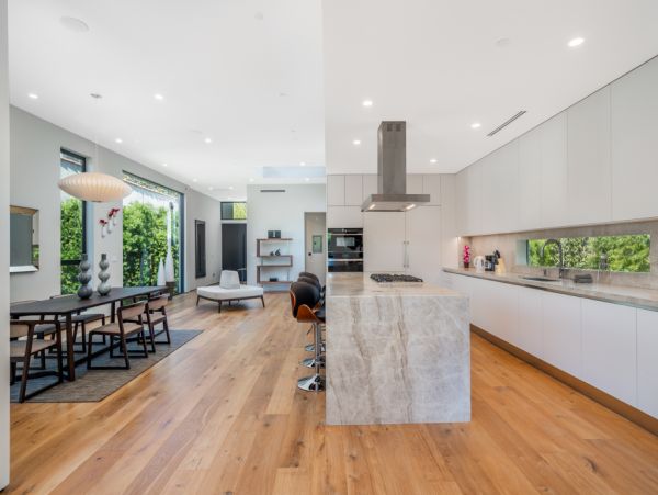 Los Angeles Home 999407