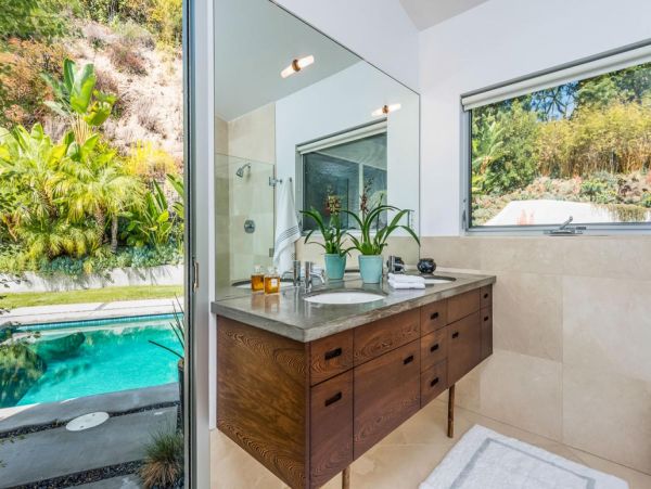 Los Angeles Home 999422