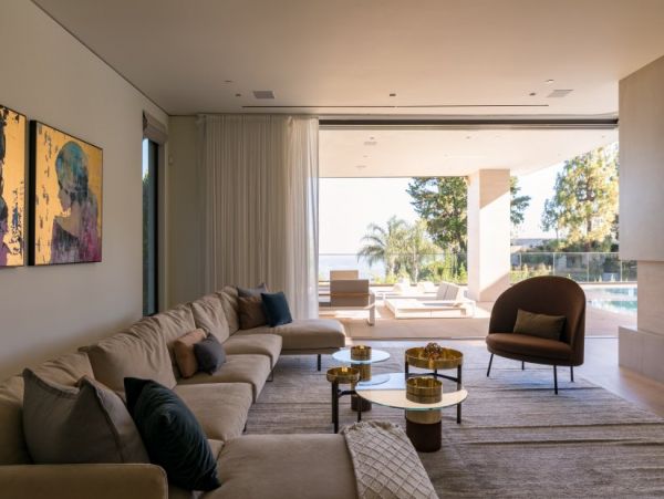 Los Angeles Home 999423