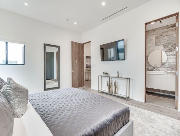 Los Angeles Home 999427