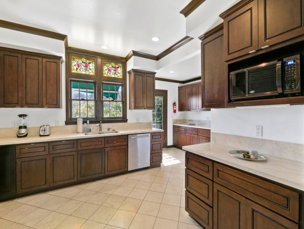 Los Angeles Home 999445