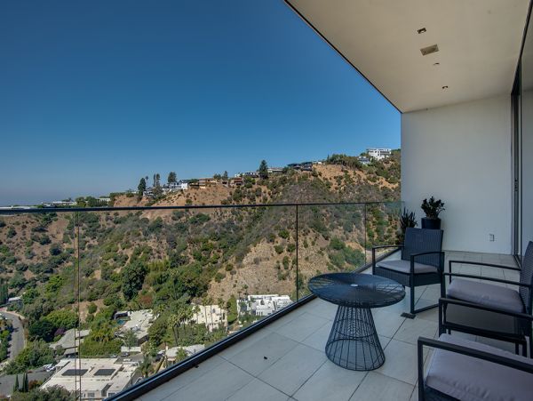 Los Angeles Home 999447
