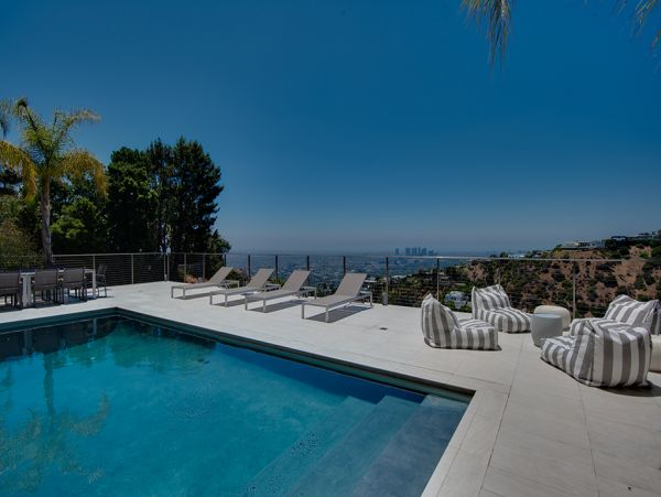 Los Angeles Home 999447