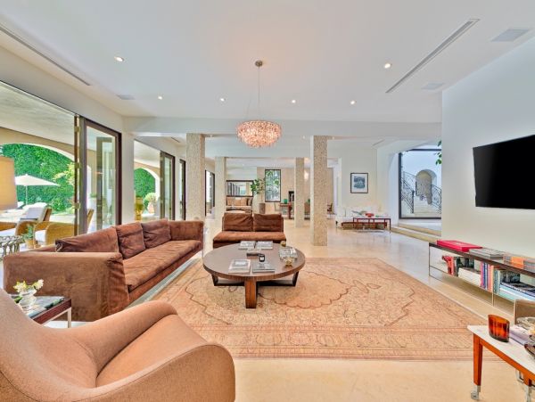 Los Angeles Home 999487