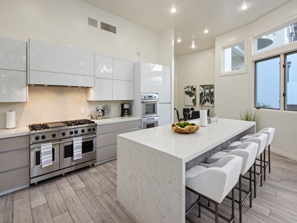 Los Angeles Home 999490