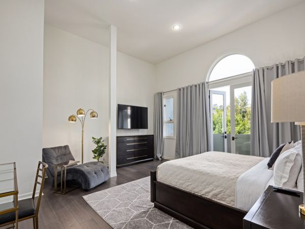 Los Angeles Home 999490