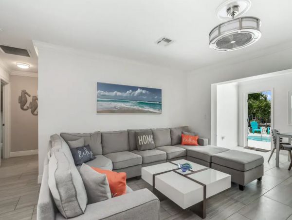 Cape Coral Canal Front Vacation Home With Pool And Boat Dock