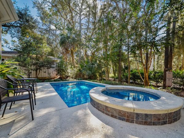 5 Bedroom Exceptional Vacation Pool Home in Hilton Head