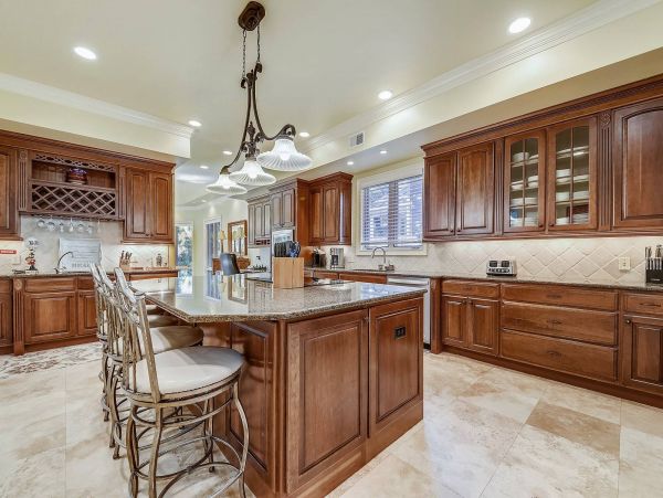 5 Bedroom Exceptional Vacation Pool Home in Hilton Head