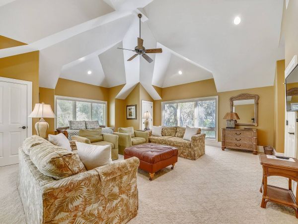 5 Bedroom Exceptional Vacation Pool Home in Hilton Head
