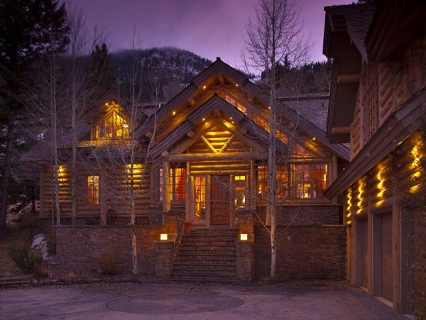 Ski-In/Ski-Out 5 Bedroom Vacation Home With Private Hot Tub