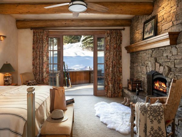 Ski-In/Ski-Out 5 Bedroom Vacation Home With Private Hot Tub